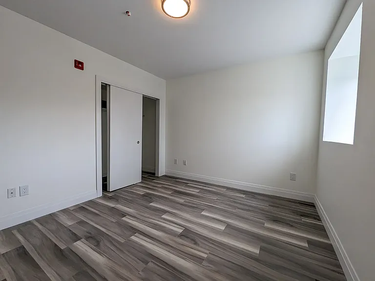 144 Lucan Ave #203 — Photo 13