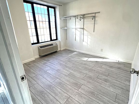 5th image of 366 Stockton St #3AL