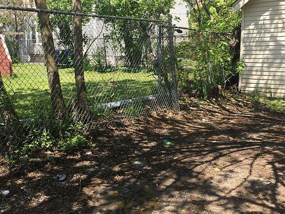4th image of 2236 W 104th St #Up