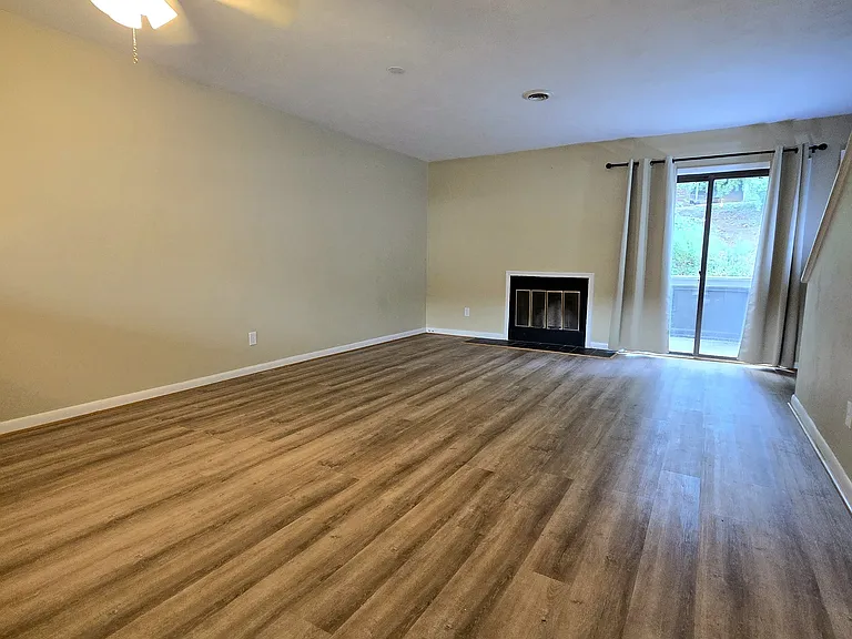 7318 Maple Ct — Photo 4