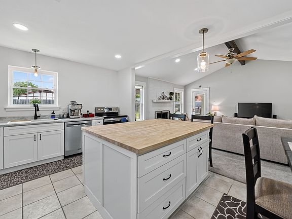 4th image of 6521 Collard Ct