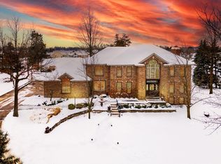 11712 Woodstream Ridge Ct, Fort Wayne, IN 46845