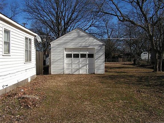 nice detached garage