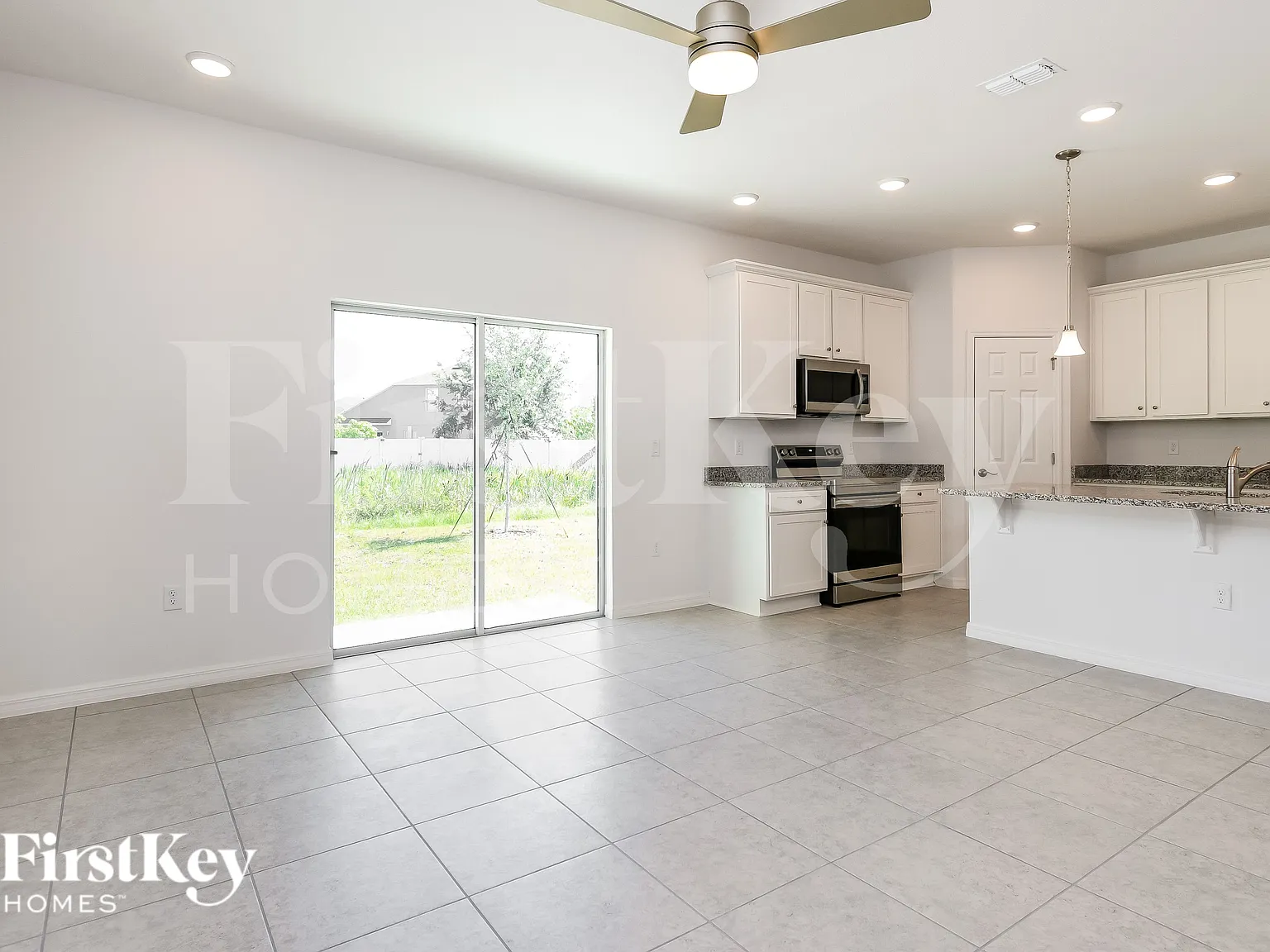 4 bed, 2.0 bath, 2001 sqft, $2,730 — Photo 3