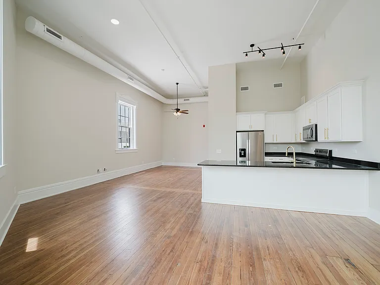 315 Cotton Ave #301 — Photo 9