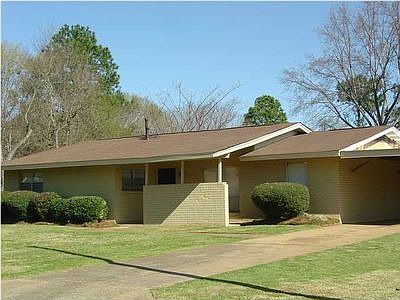3rd image of 6131 Pinebrook Dr