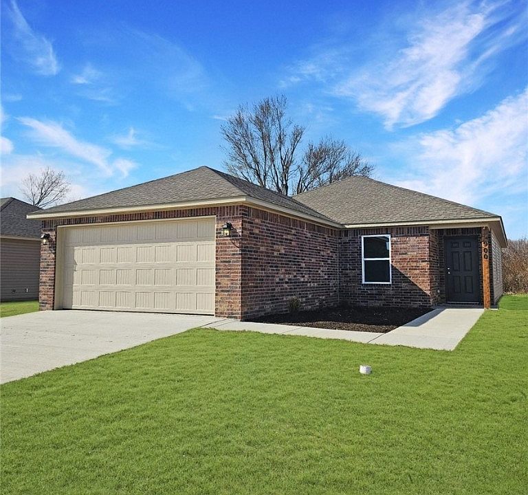 1st image of 900 S Excelsior Dr