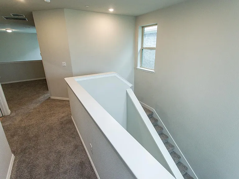 7504 Palisades Dr — Photo 37