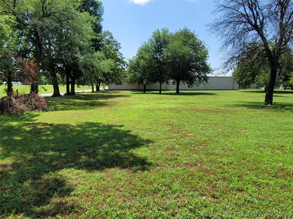 2 Lakewood Rd, Eufaula, OK 74432