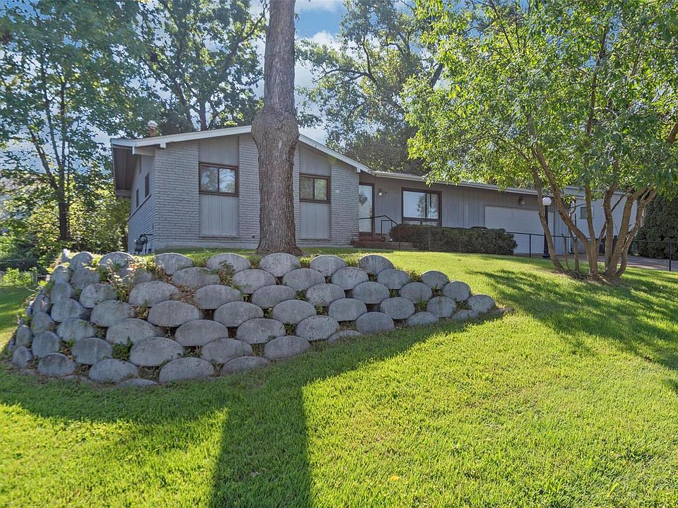 1st image of 1208 Port Royal Dr