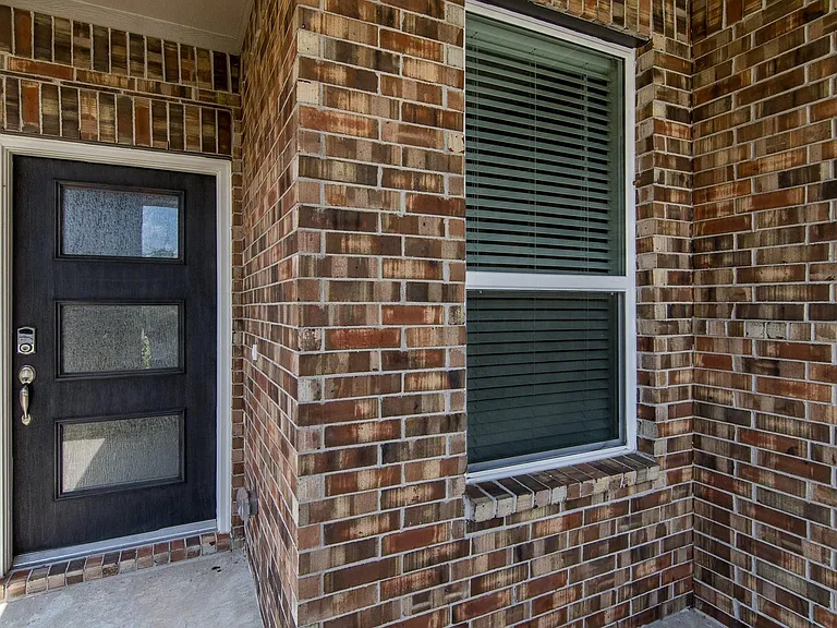 18565 Meadow Point Ln — Photo 2