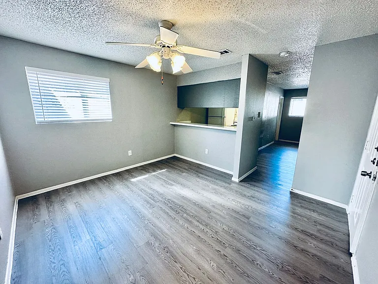 Awesome open Studio Apartments Close to Downtown — Photo 31