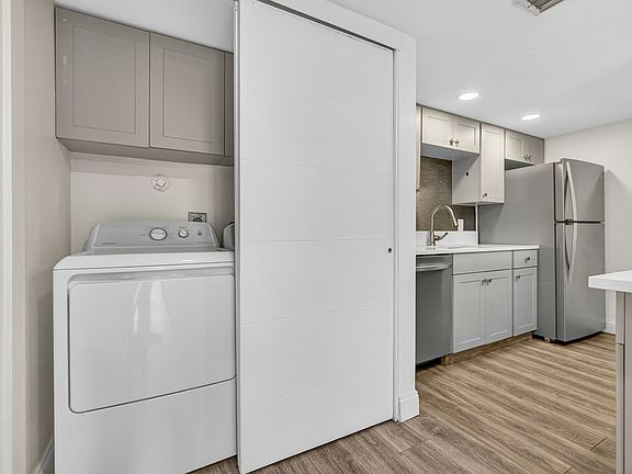 5th image of 612 Executive Center Dr #3107