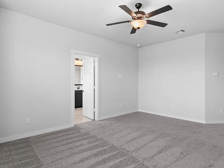 5843 Whitby Rd #17 — Photo 5