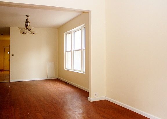 5th image of 3220 W Pierce Ave APT 1