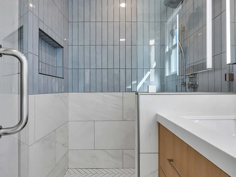 22607 Beech St — Photo 15