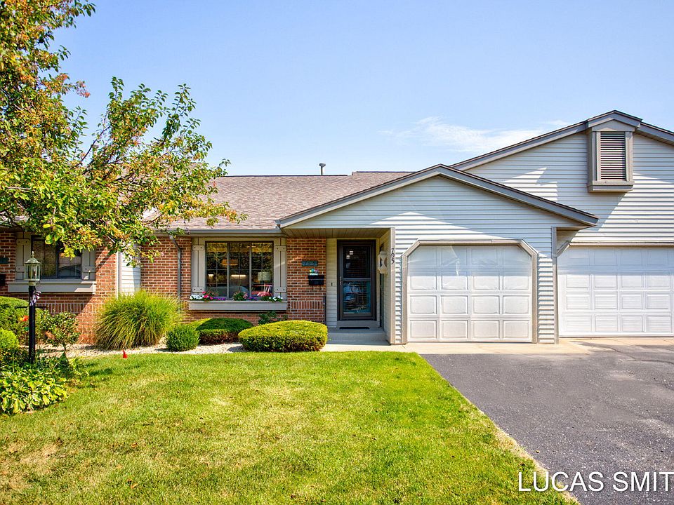 1st image of 795 Harvest Dr