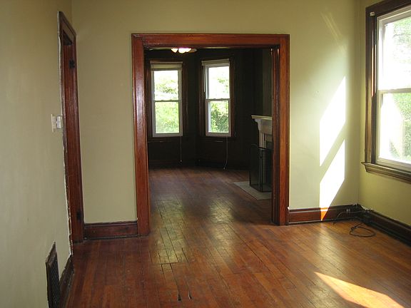 3rd image of 2125 W Clifton Ave #2