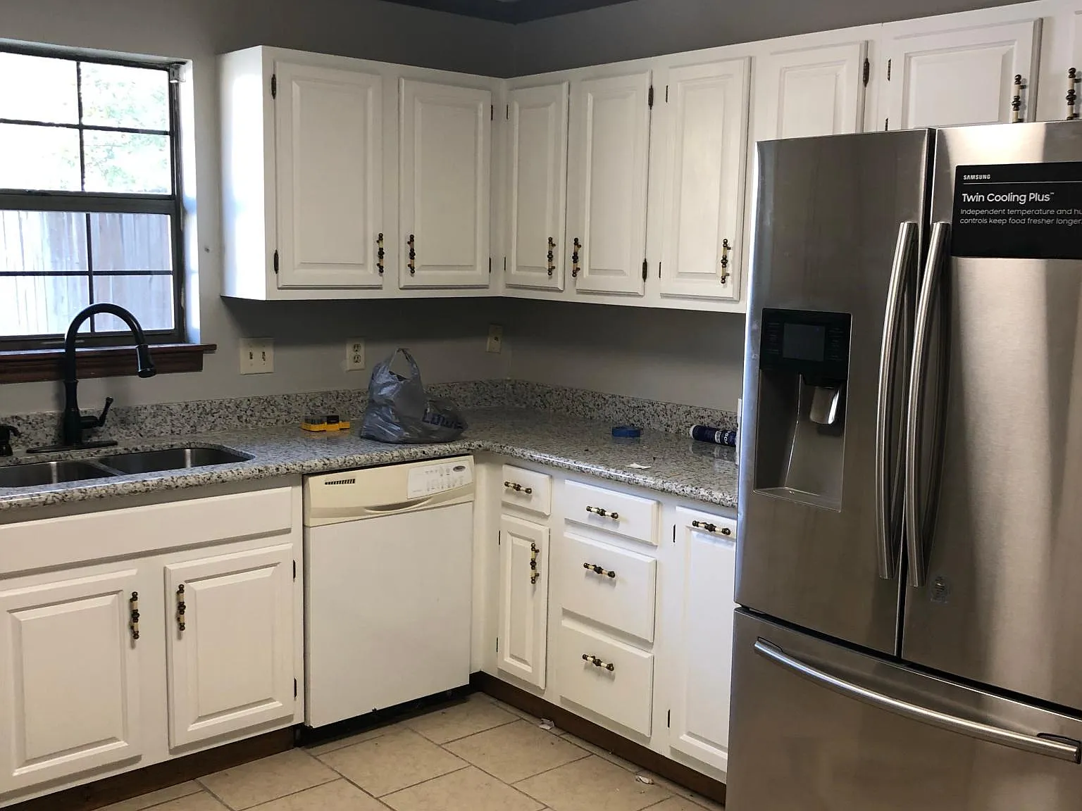 121 Aspasie Dr — Photo 2