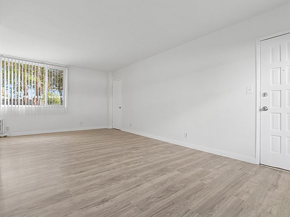 4th image of 16900 Parthenia St APT 7
