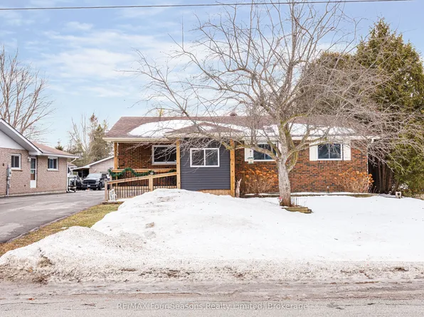 225 Christopher St, Stayner, ON L0M 1S0