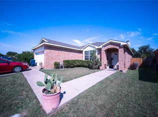 945 Buffalo Springs Dr, Fort Worth, TX 76140