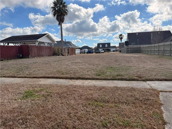 3405 Bradbury St, Meraux, LA 70075