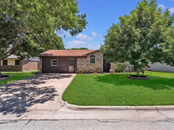 453 Irene St, Burleson, TX 76028