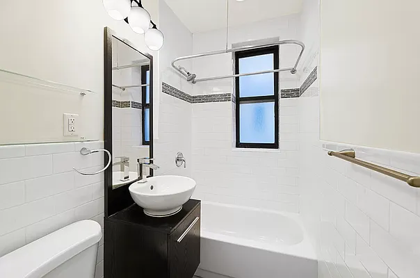 Rented by REAL New York | media 18