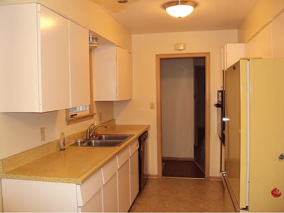 4th image of 756 Pontiac Pl