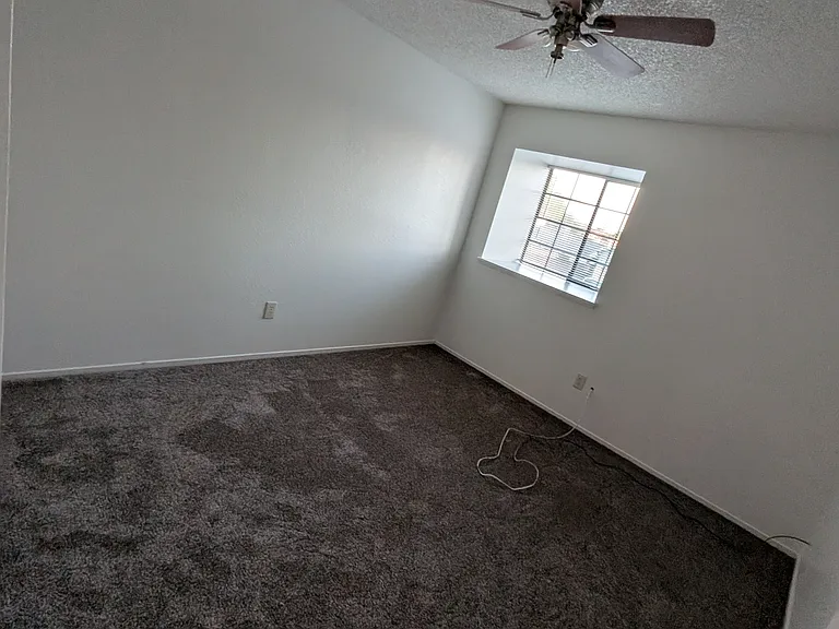 1008 Mable Ave — Photo 16