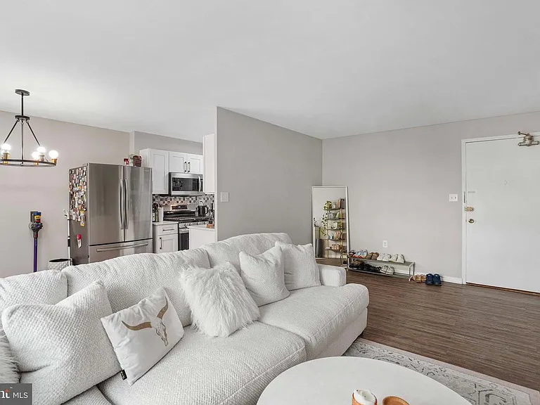 1200 S Arlington Ridge Rd #314 — Photo 9