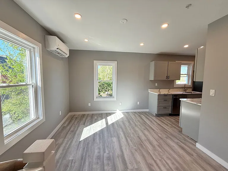 176 Smith Ave — Photo 13