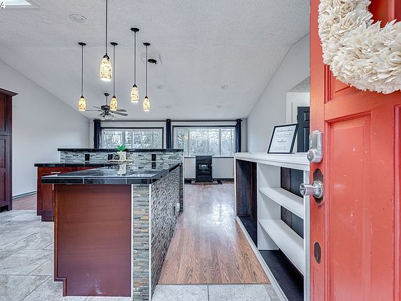 4th image of 10408 NE 22nd St