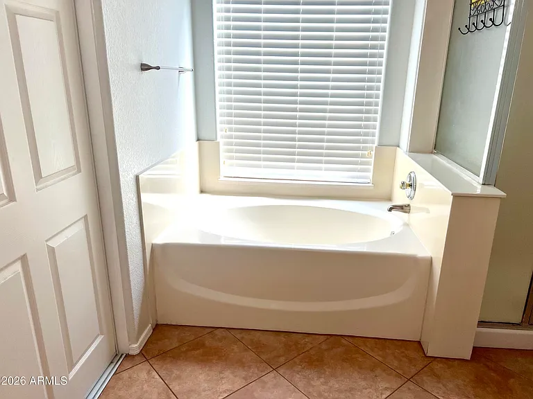 407 W Helena Dr — Photo 24