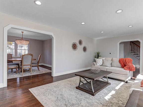 3rd image of 407 Irving Ave