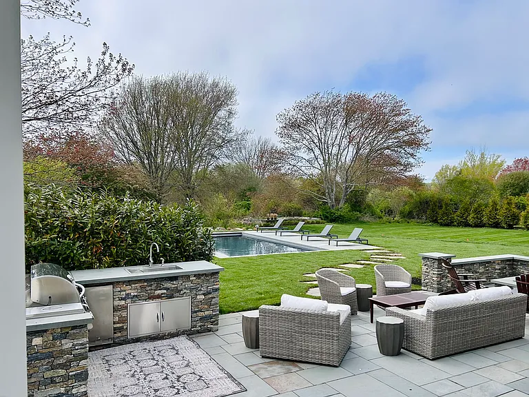 207 Cornelius Dr — Photo 7