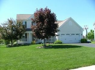 7833 Royal Park Dr, Lewis Center, OH 43035