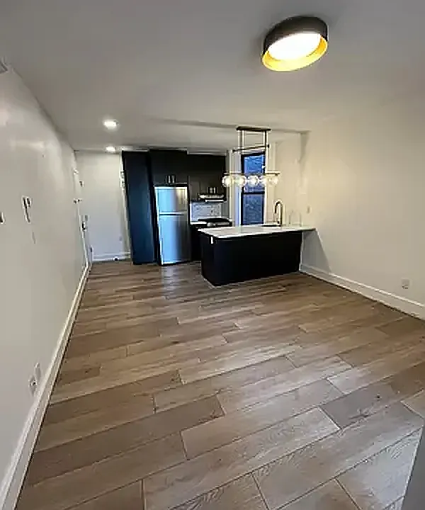 38 Cooper St #306