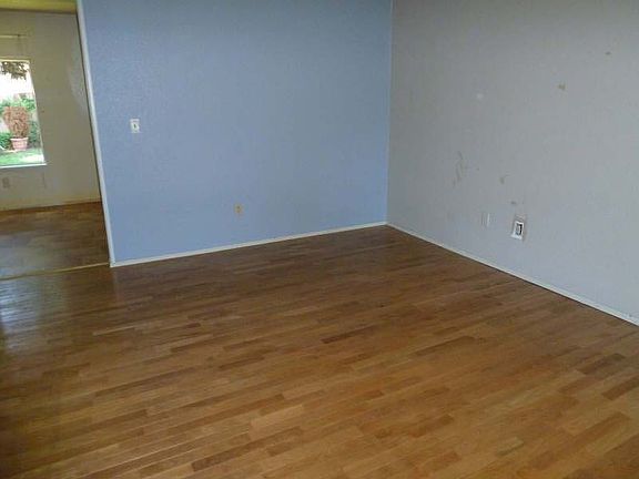 4th image of 23018 47th Ave E