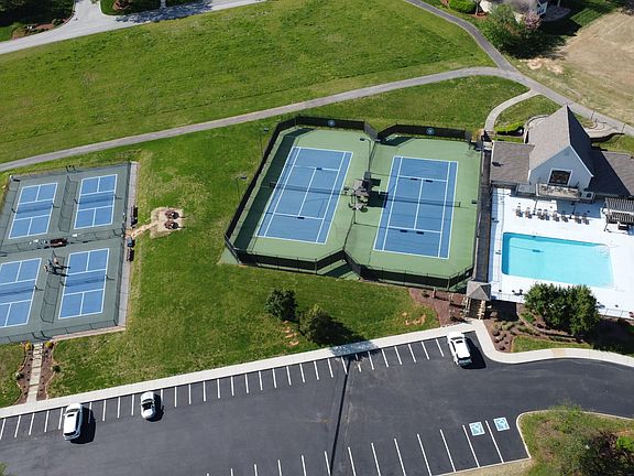 5th image of 190 Starling Dr