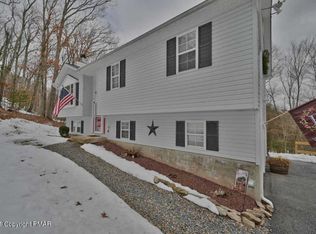 242 Colonial Ct, Stroudsburg, PA 18360