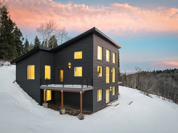 1065 W Beaver Cir, Coalville, UT 84017