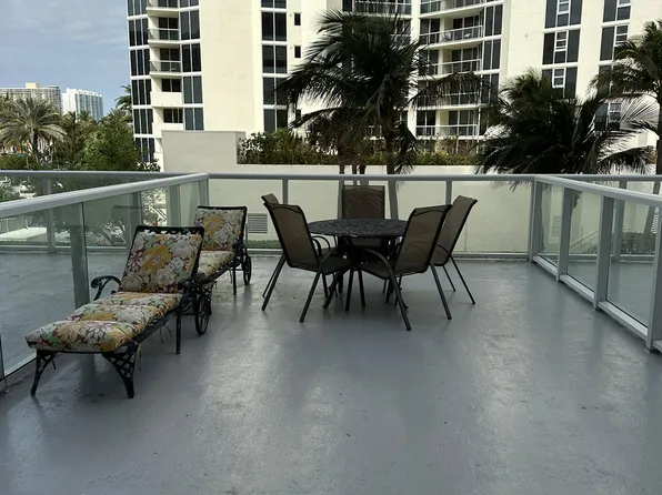 19201 Collins Ave, Sunny Isles Beach, FL