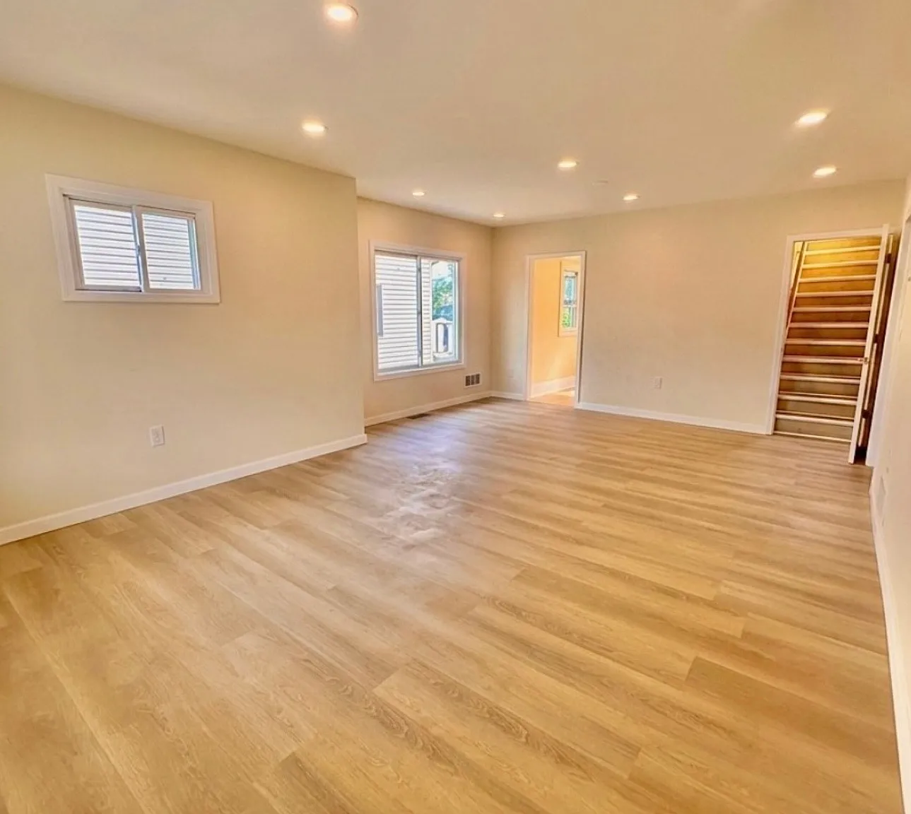 5 bed, 1450 sqft, $2,500 — Photo 3