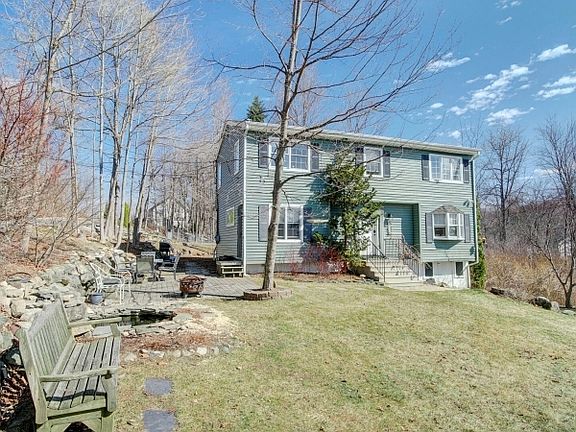 5th image of 405 Cherry Ridge Rd