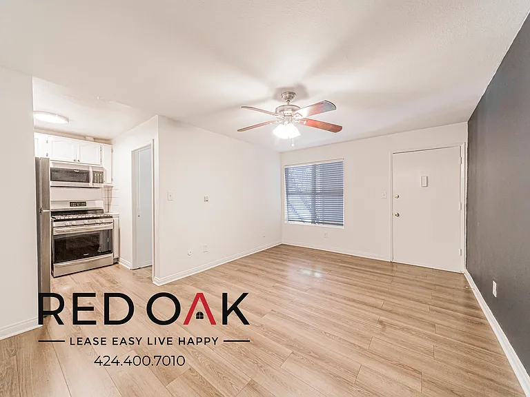 1032-1036 S Normandie Ave #1036-5 — Photo 4