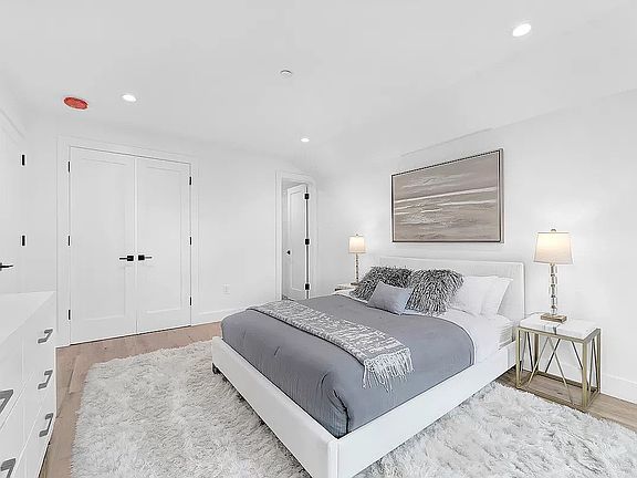 5th image of 2679 Bedford Ave