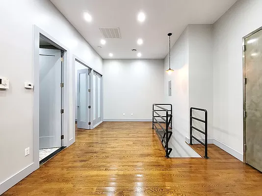 Rented by Avenues Real Estate | media 5