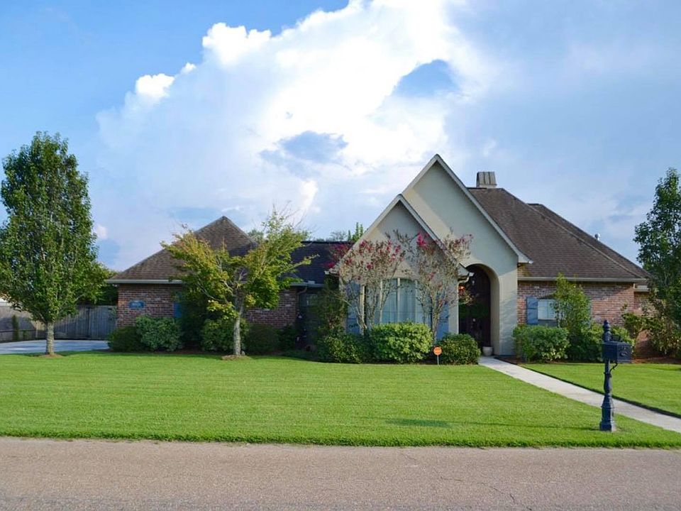 1st image of 10000 Garden Oaks Ave
